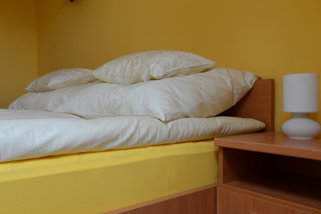 Nexus Vendeghaz Szeged Aparthotel Стая снимка