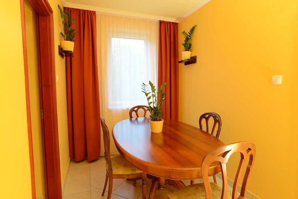 Nexus Vendeghaz Szeged Aparthotel Стая снимка