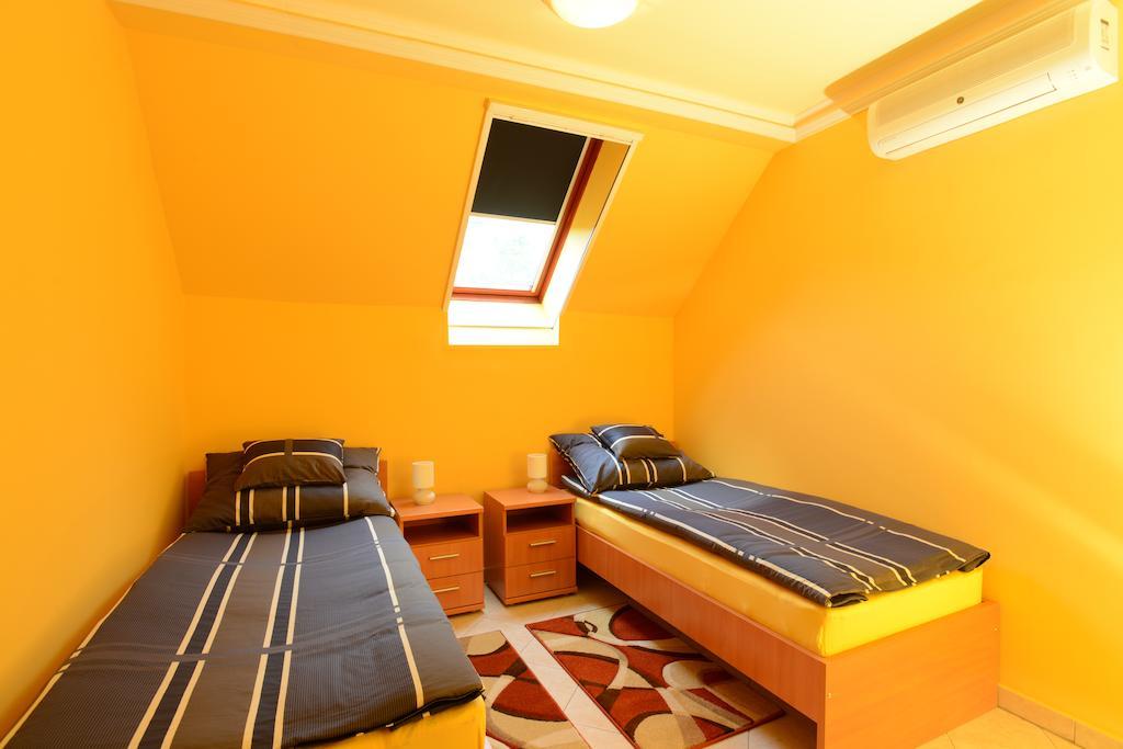 Nexus Vendeghaz Szeged Aparthotel Екстериор снимка