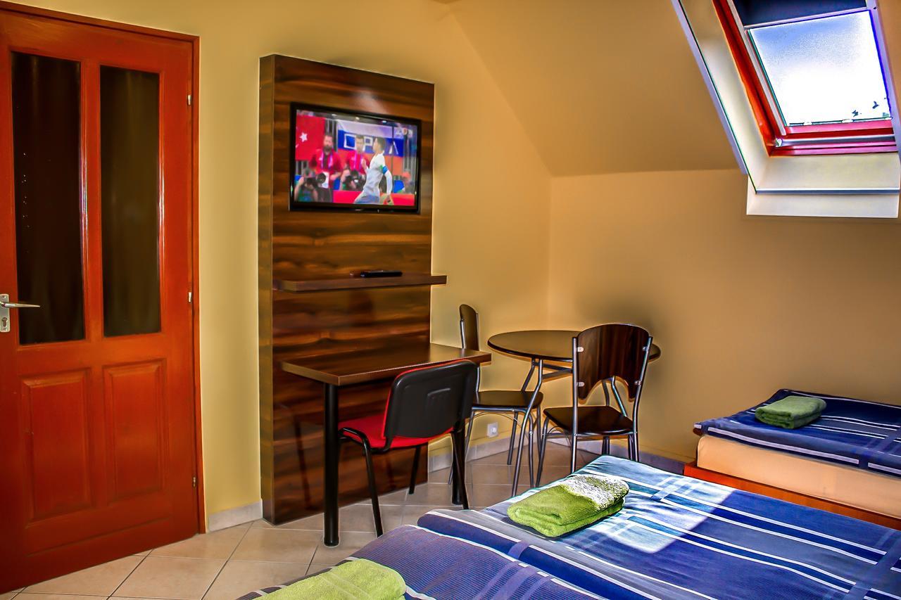 Nexus Vendeghaz Szeged Aparthotel Екстериор снимка