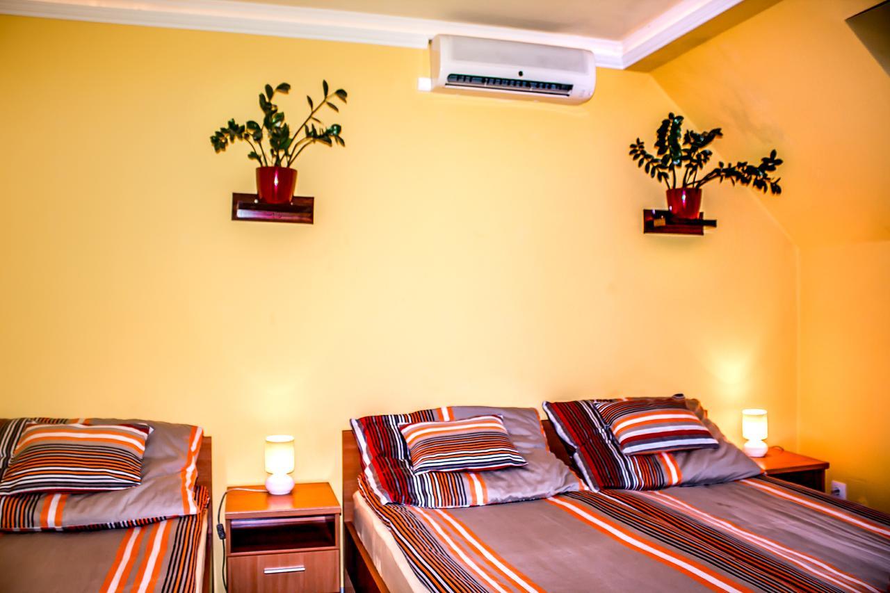 Nexus Vendeghaz Szeged Aparthotel Екстериор снимка
