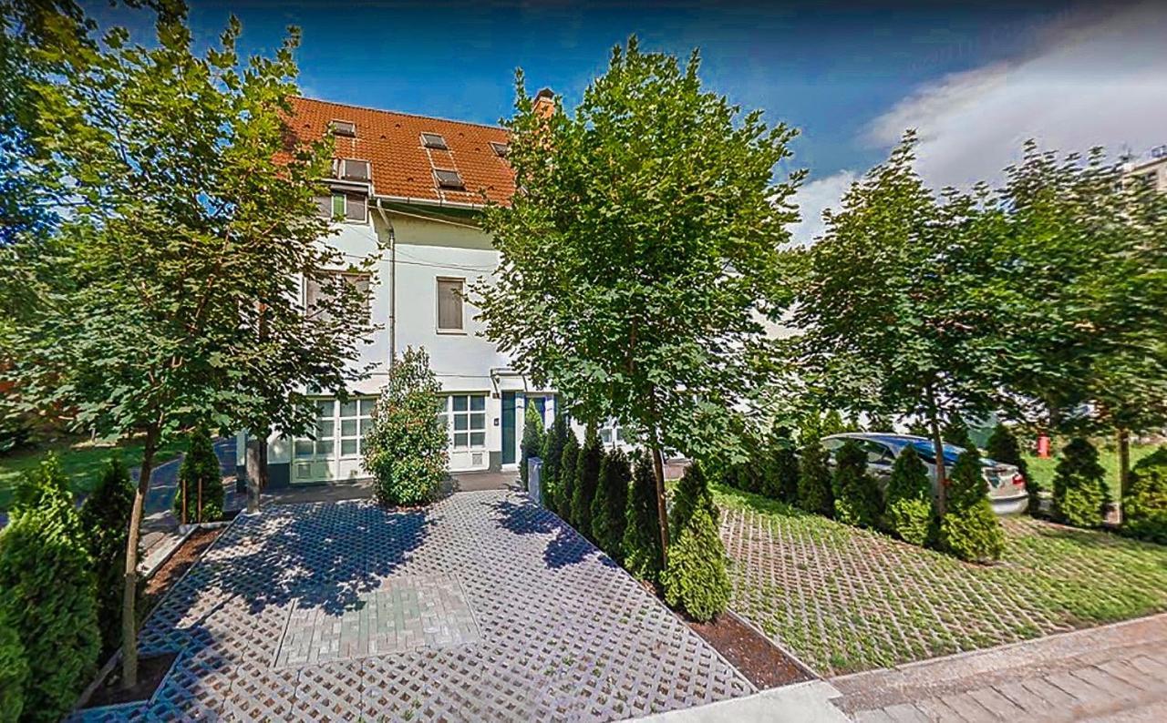 Nexus Vendeghaz Szeged Aparthotel Екстериор снимка